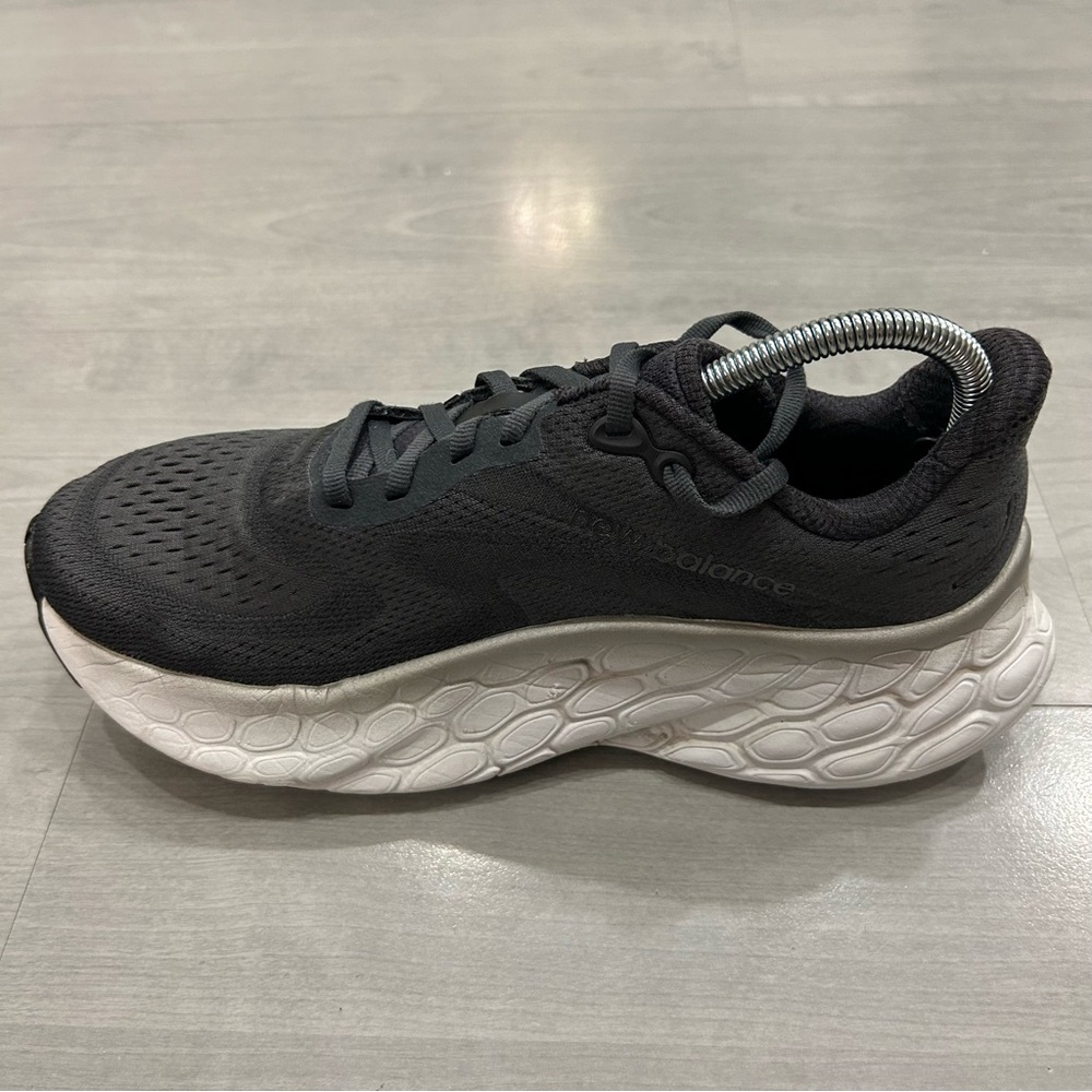 New Balance Fresh Foam X More v4 Women's Size 9.5 Black Starlight Running Shoes - Picture 3 of 12